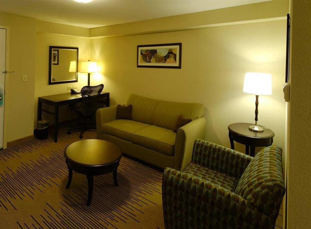 Hilton Garden Inn Cincinnati/Mason Room photo